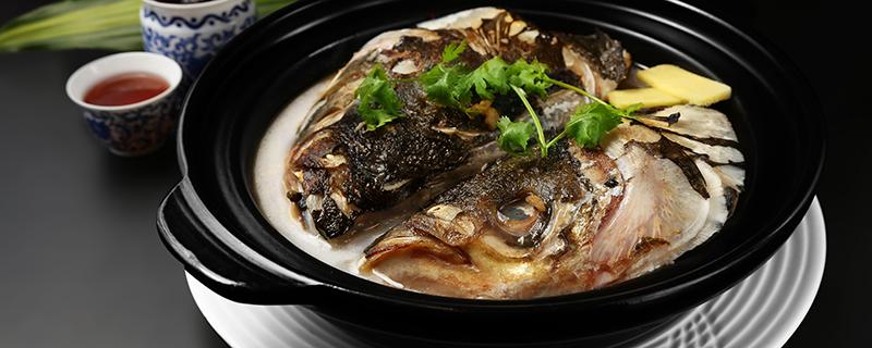 鱼头汤用冷水煮还是用热水煮 鱼头汤是不是炖的时间越长越好