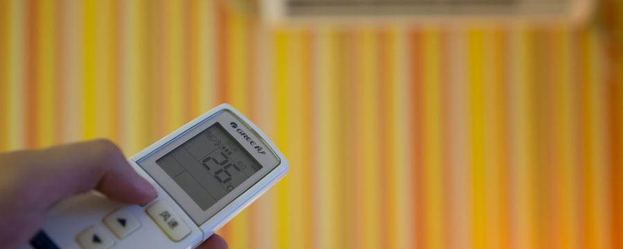 空调抽湿和制冷哪个健康 晚上睡觉空调开除湿好还是制冷好