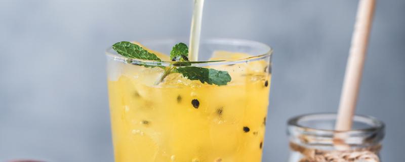 碳酸饮料放车里会不会爆炸 碳酸饮料放久了为什么会没有气