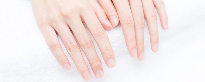 涂什么可以让指甲变硬 吃什么才能让指甲变硬