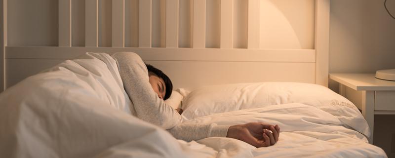 凌晨两三点醒来睡不着是什么病 一到三点就醒怎么调理