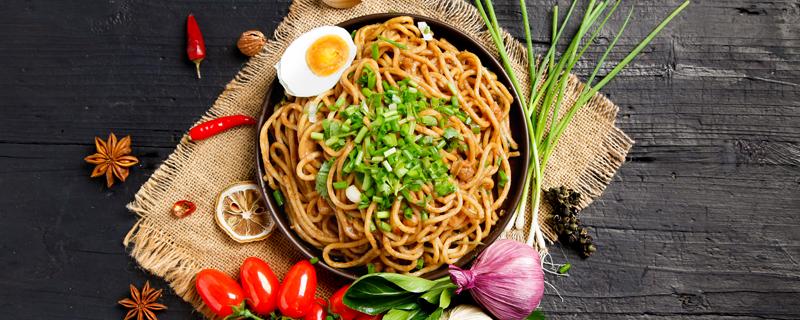 热干面煮几分钟 煮热干面要不要过冷水