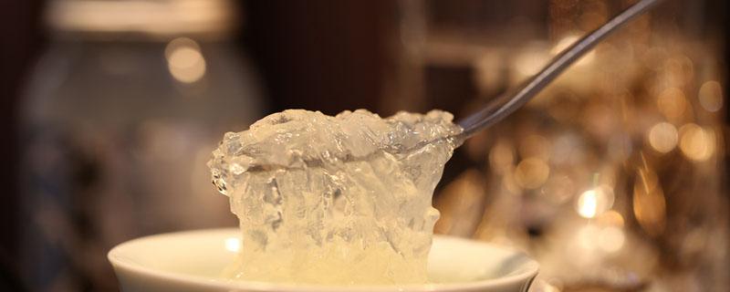 燕窝炖了放冰箱15天还能吃吗 燕窝为什么要用纯净水泡发