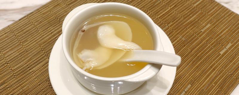 鸭汤里面放什么中药材好 老鸭汤是发物吗