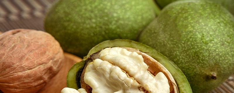 刚摘的核桃怎么去青皮 核桃去青皮后怎么处理