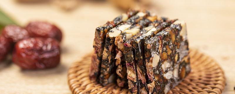 阿胶糕何时吃吸收比较好 阿胶糕晚上睡前吃好吗