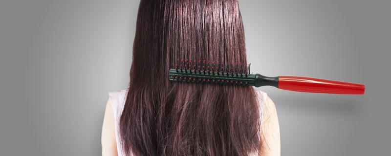 女人掉头发吃什么调理 女人掉头发是肾虚吗