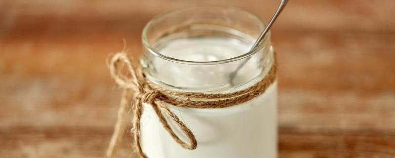 奶油是鸡蛋清打出来的吗 蛋清打出来的奶油能直接吃吗