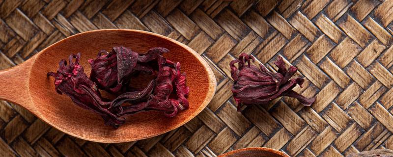 洛神花泡水喝的功效 洛神花泡水可以每天喝吗