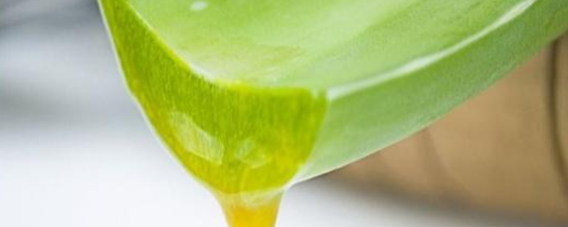 搽芦荟和维生素e要贴面膜纸吗 芦荟和维生素e涂脸有什么效果