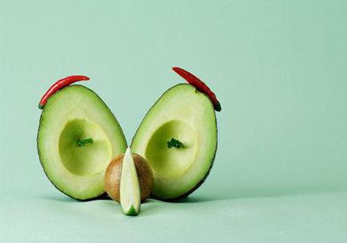 吃牛油果胃疼怎么回事 吃了牛油果后恶心反胃怎么办