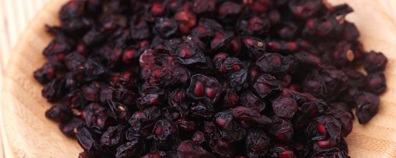 五味子泡水可以空腹喝吗 五味子是泡还是煮
