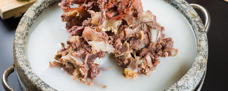 排骨汤里放什么食材最有营养 排骨汤怎么炖出白汤