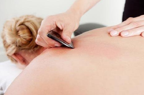 颈椎病刮痧有用吗 颈椎病症状自诊方法