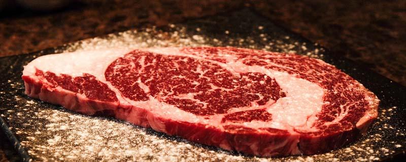 速冻牛排煎几分钟 速冻牛排需要解冻再煎吗