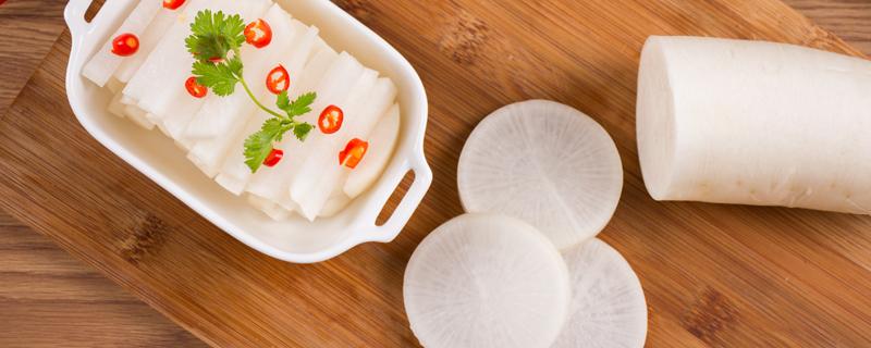 白萝卜和什么一起炖汤比较好 白萝卜和红萝卜能一起煲汤吗