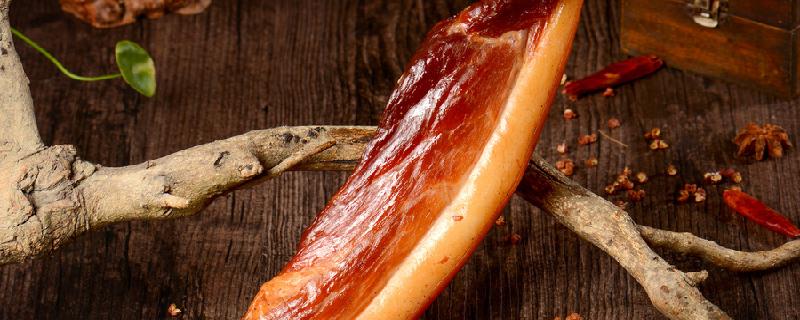 为什么腊肉表面有盐霜 怎么辨别腊肉盐霜与长霉