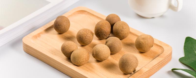 桂圆熬粥要不要去皮 熬桂圆粥桂圆里面的核需要去掉吗