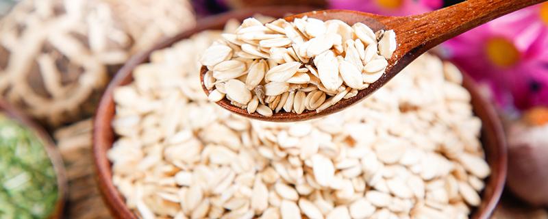 燕麦片可以用开水泡吗 即食燕麦用多少度的水