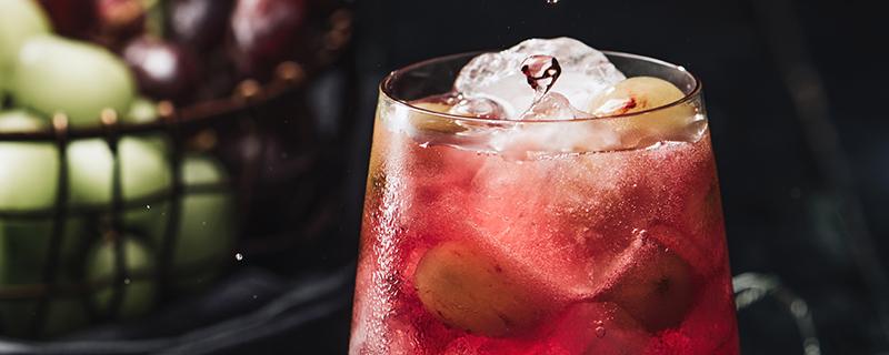 高度白酒泡草莓可以喝吗 草莓酒喝了对身体有什么好处